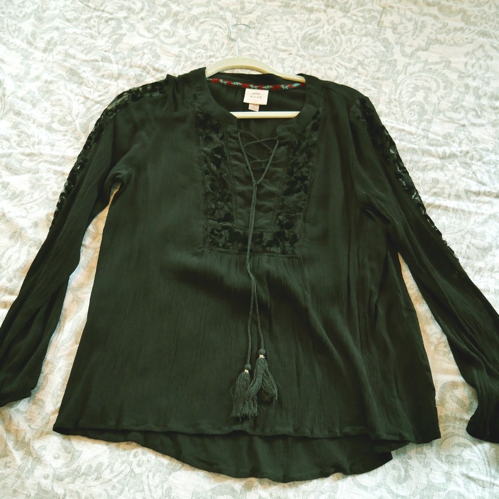 Knox Rose Peasant top with velvet detail